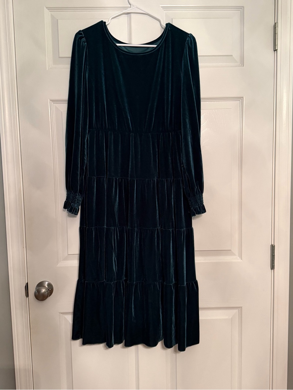 SHEIN Dark Green Velvet Tiered Long Sleeve Dress